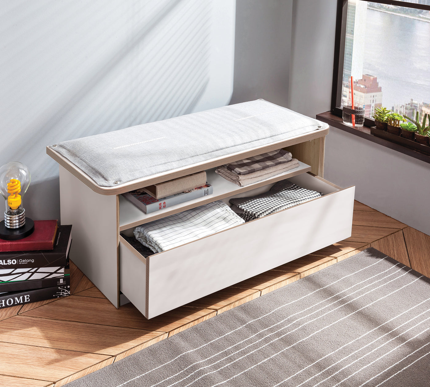 Modera Çekmeceli Puf