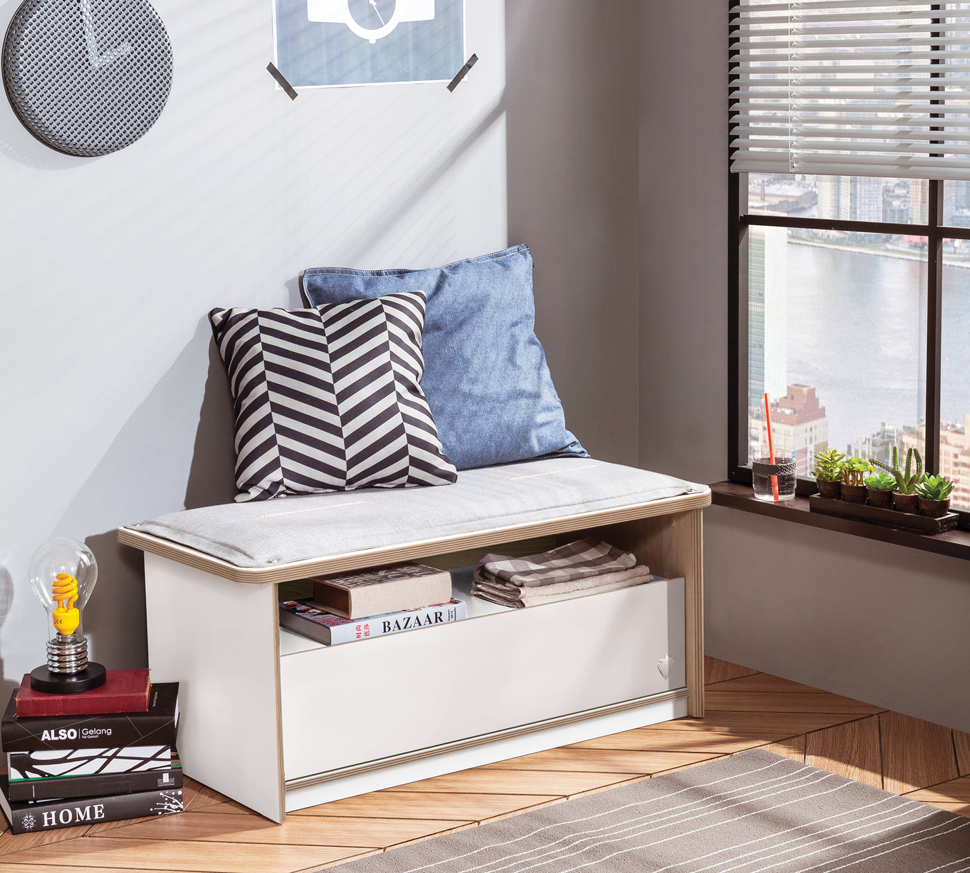 Modera Çekmeceli Puf